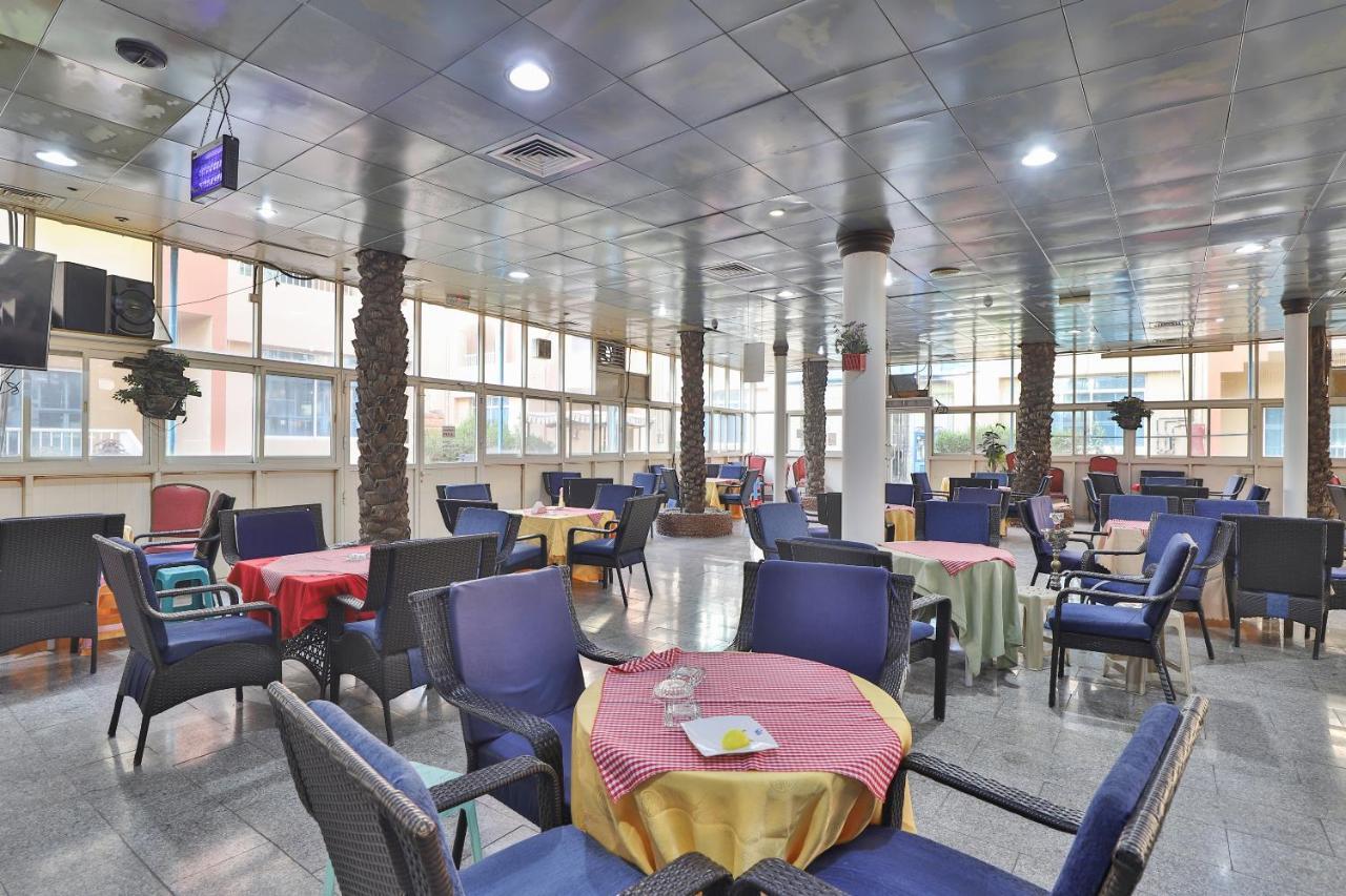 Oyo 366 Waves Hotel อัจมาน ภายนอก รูปภาพ