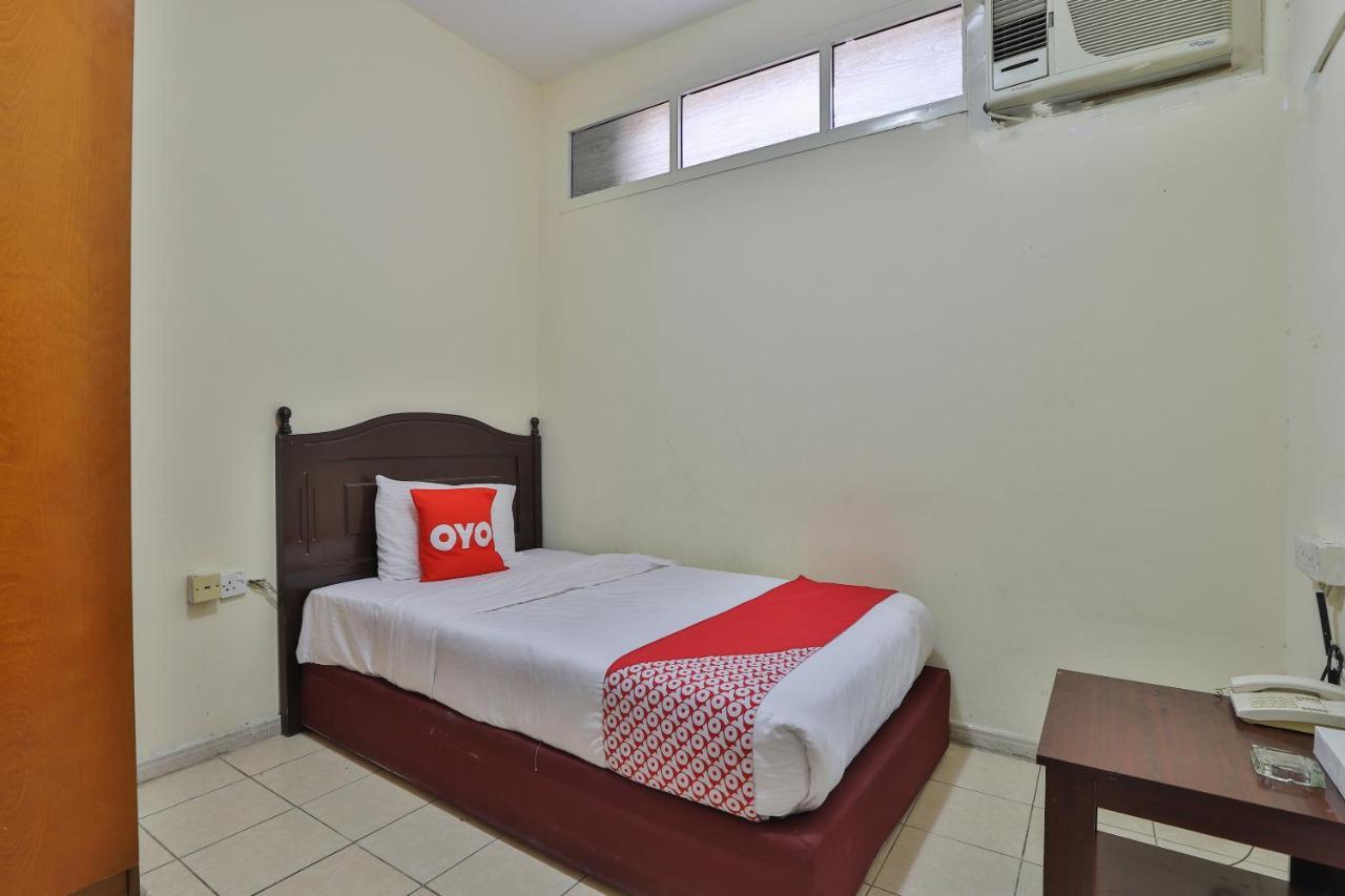 Oyo 366 Waves Hotel อัจมาน ภายนอก รูปภาพ