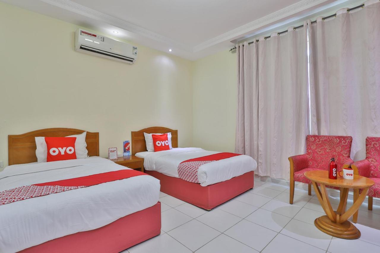 Oyo 366 Waves Hotel อัจมาน ภายนอก รูปภาพ